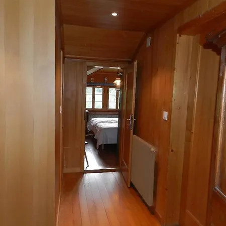 Tree-tops- Appartement-fewo- Dusche Und Bad- Wc 9-bettwohnung By Interhome * غشتاد